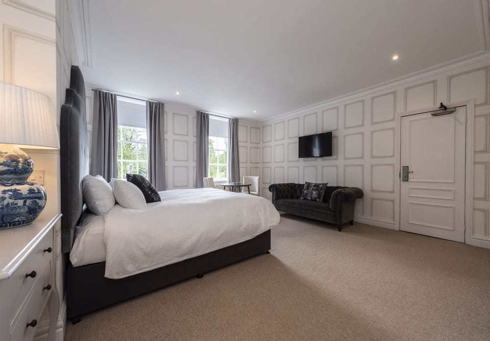 Double Room | Individually decorated, free WiFi, bed sheets