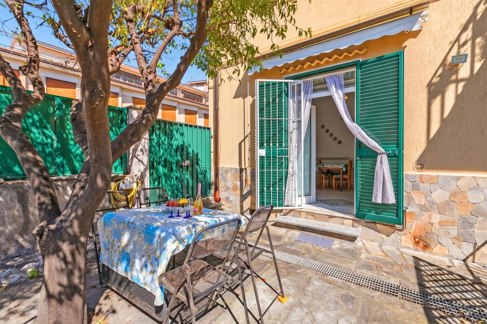 Family Apartment, 2 Bedrooms, Sea Facing (Baia Serena) | Outdoor dining