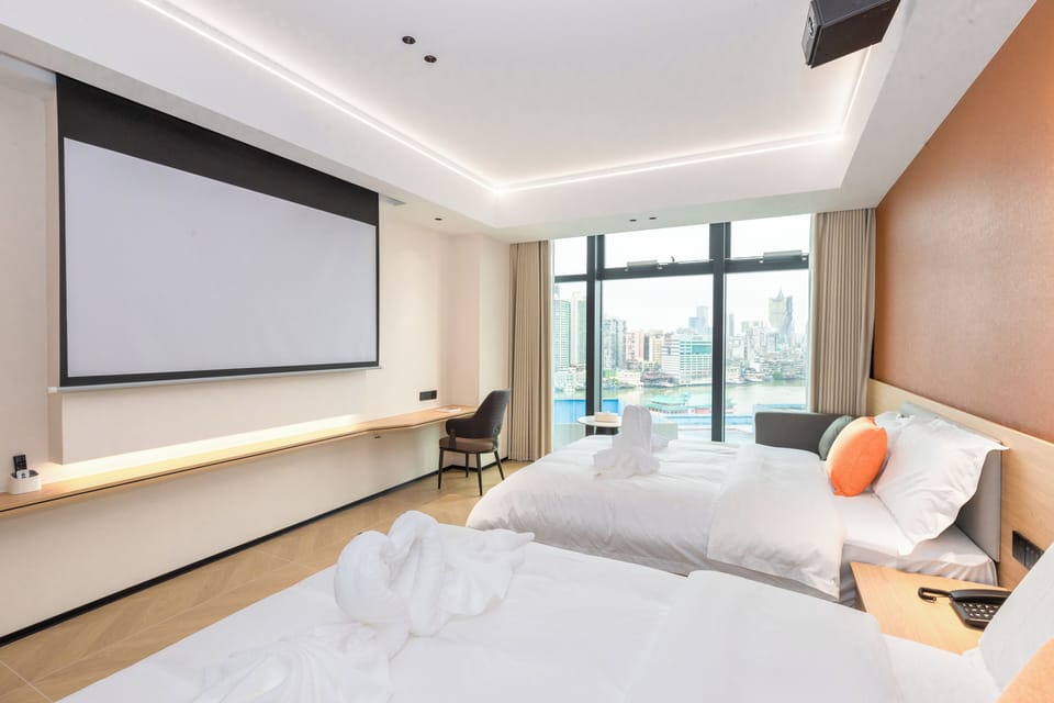 Comfort Double Room, Bay View | Desk, laptop workspace, blackout drapes, soundproofing