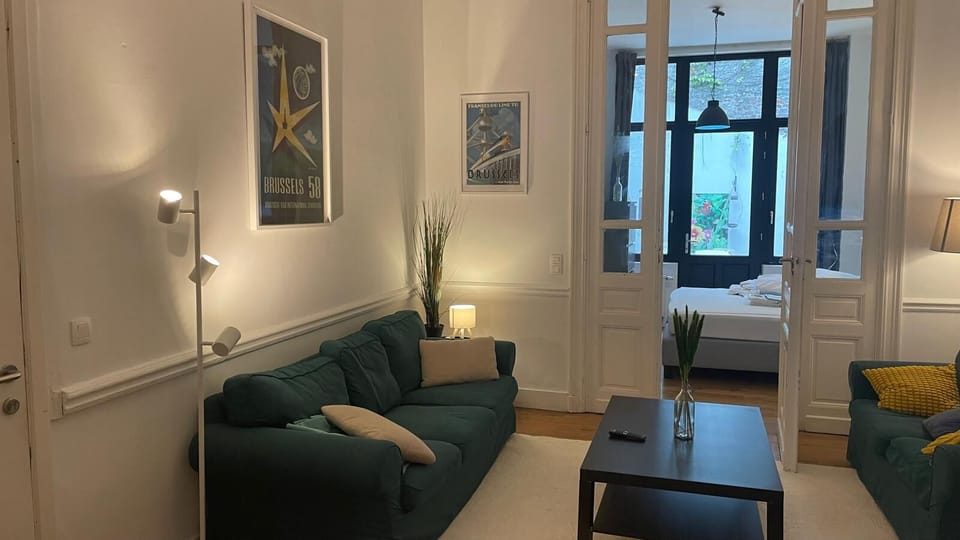 Apartment, 3 Bedrooms, Balcony | Living room