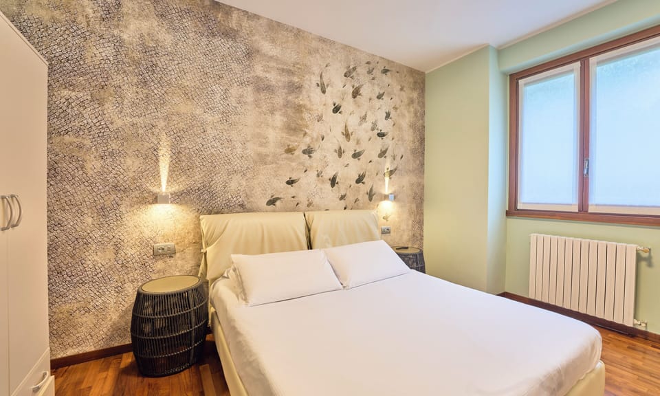 In-room safe, iron/ironing board, WiFi (free)