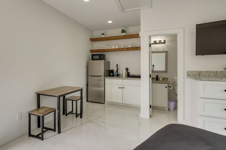 Apartment (0 Bedroom) | Interior