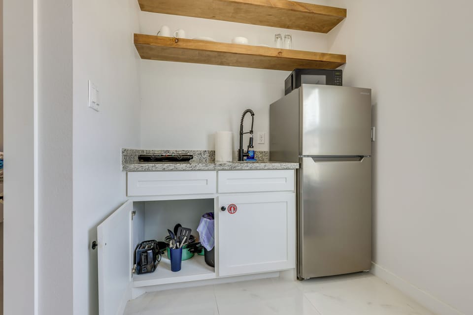 Apartment (0 Bedroom) | Interior