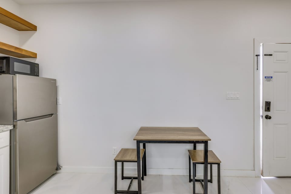 Apartment (0 Bedroom) | Interior
