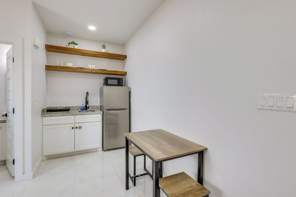 Apartment (0 Bedroom) | Interior