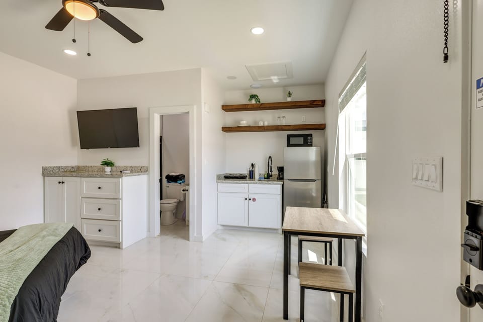 Apartment (0 Bedroom) | Interior