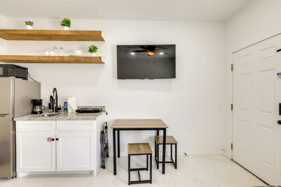 Apartment (0 Bedroom) | Interior