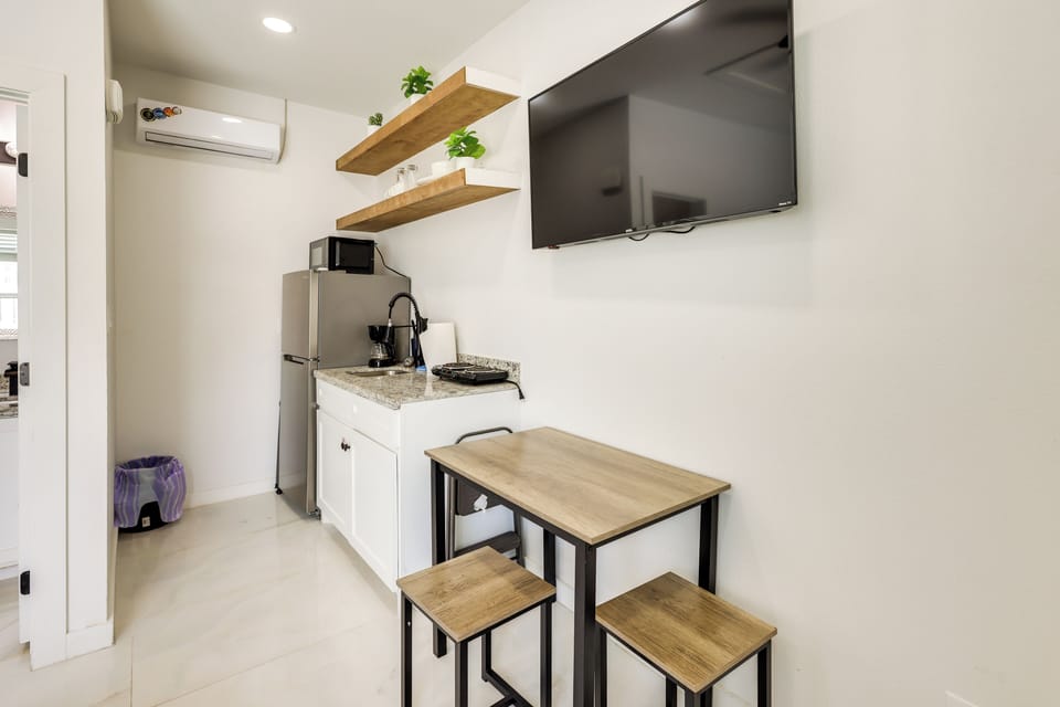 Apartment (0 Bedroom) | Interior
