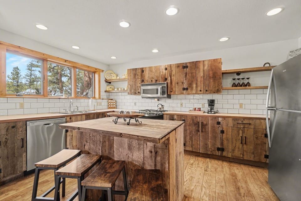 House, 3 Bedrooms | Private kitchen | Coffee/tea maker, fridge, oven, toaster