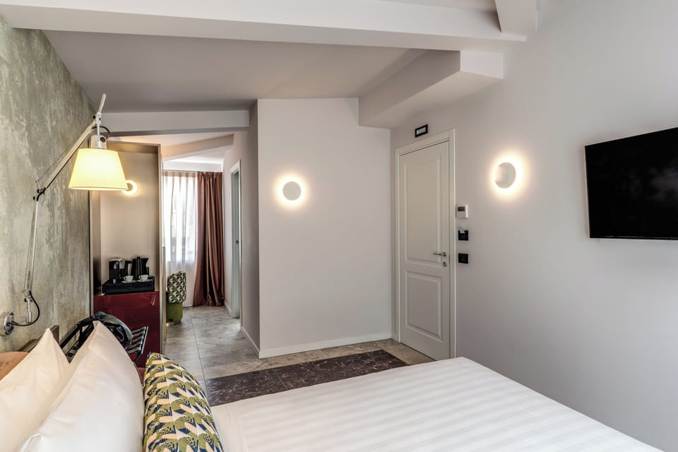 Junior Suite | In-room safe, free WiFi