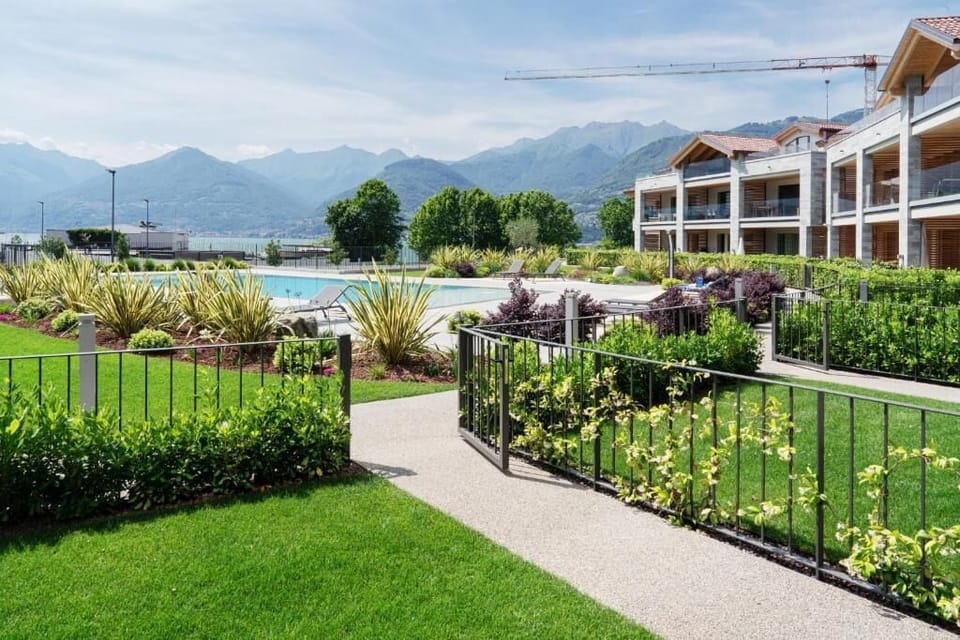 Deluxe Apartment, Lake View | Property grounds