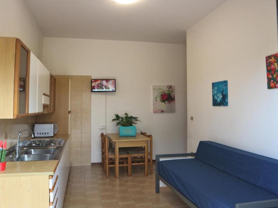 Apartment, 1 Bedroom, Balcony | Living room