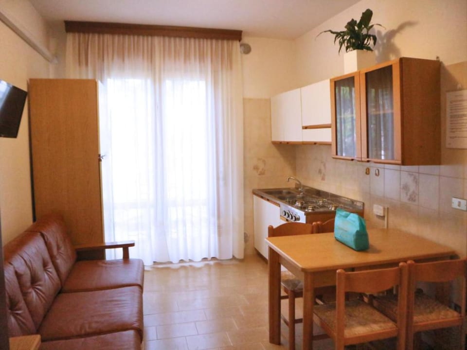 Apartment, 1 Bedroom, Balcony | Living room