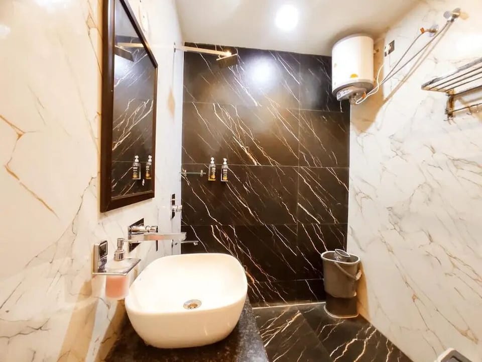 Shower, towels, soap, shampoo