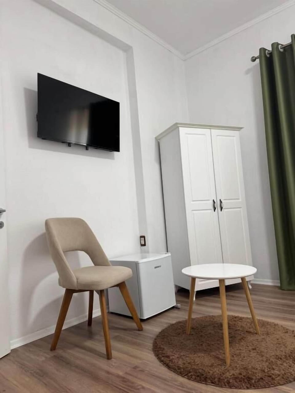 Deluxe Double Room, Courtyard View | Interior