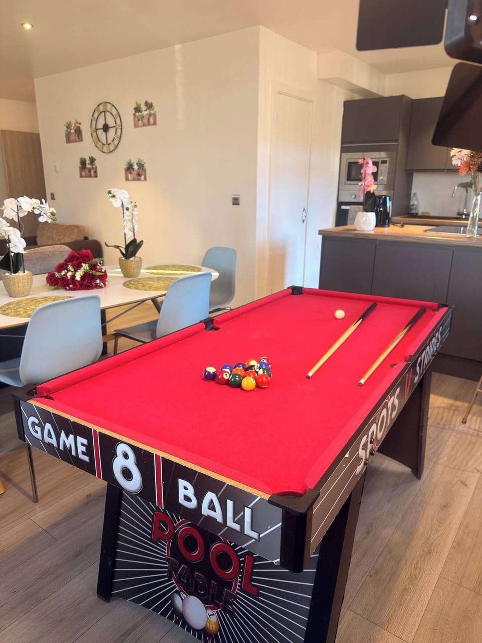 Apartment, 2 Bedrooms, City View | Game room