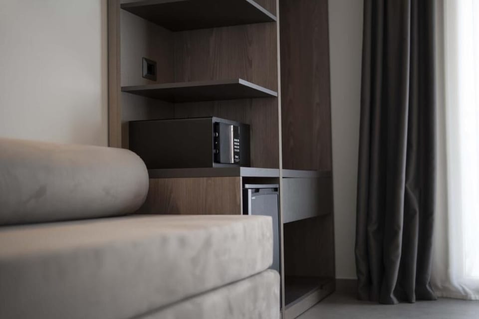 Junior Suite, Balcony, Partial Sea View | Interior