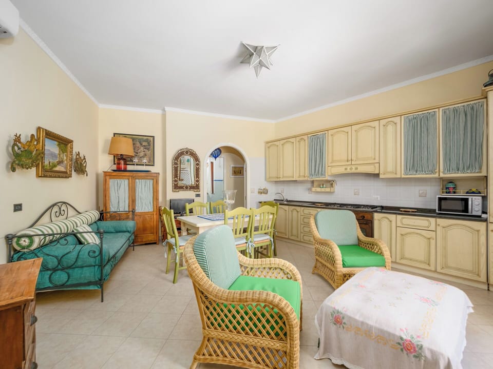 Panoramic House, City View | Living area | 32-inch flat-screen TV with digital channels