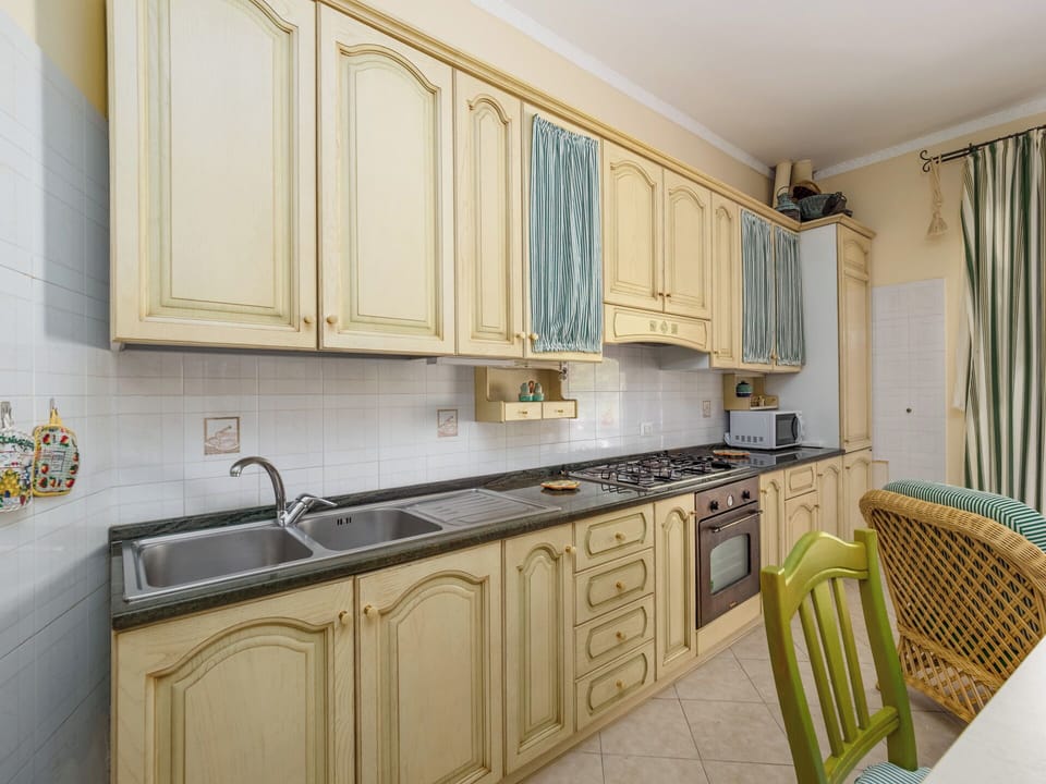 Panoramic House, City View | Private kitchen | Espresso maker, fridge, microwave, oven