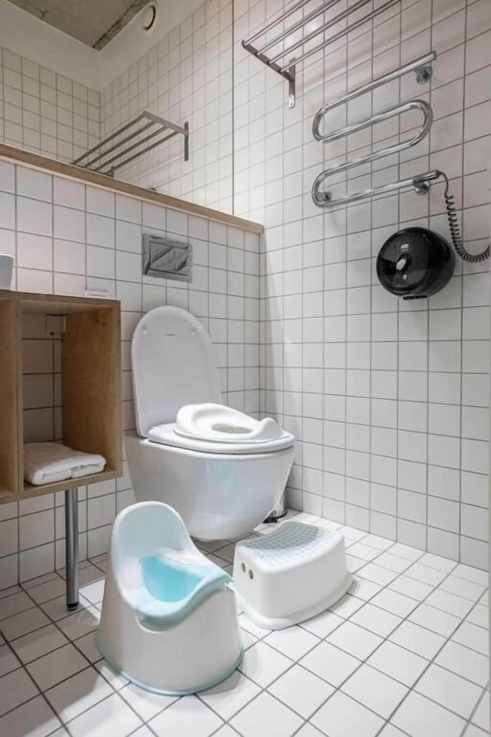 Family Room, Kitchen, City View | Bathroom | Shower, free toiletries, hair dryer, slippers