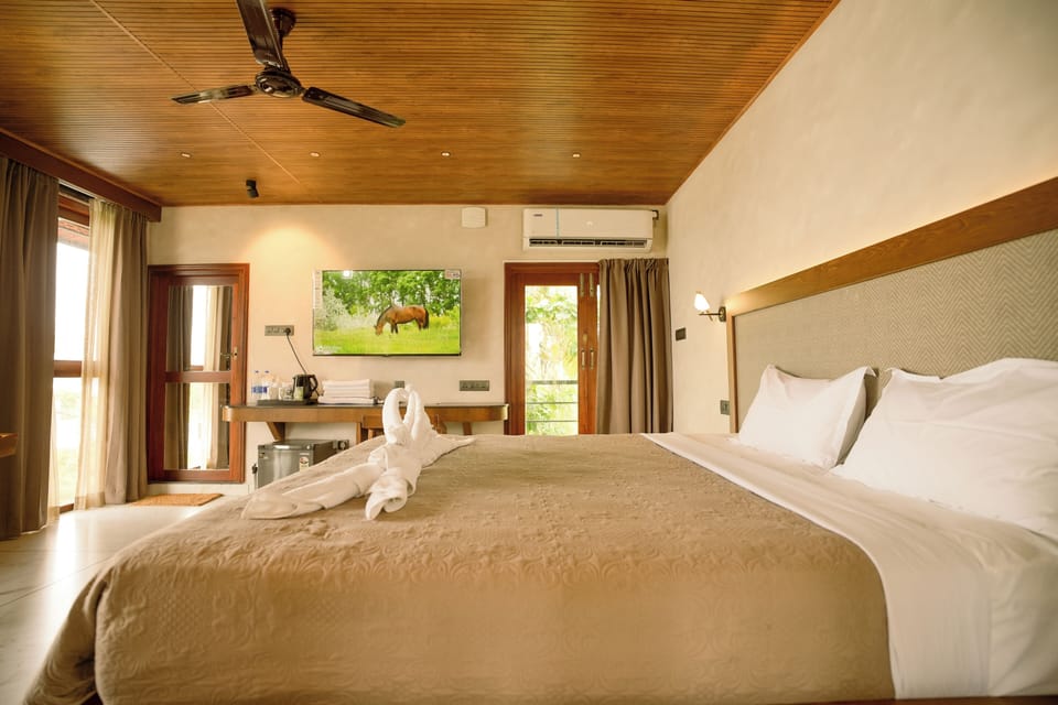 Backwater Panoramic view King Room | Free WiFi
