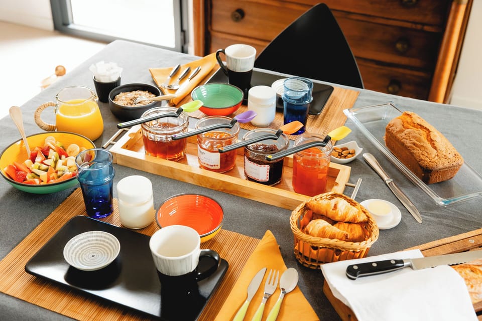 Daily full breakfast for a fee