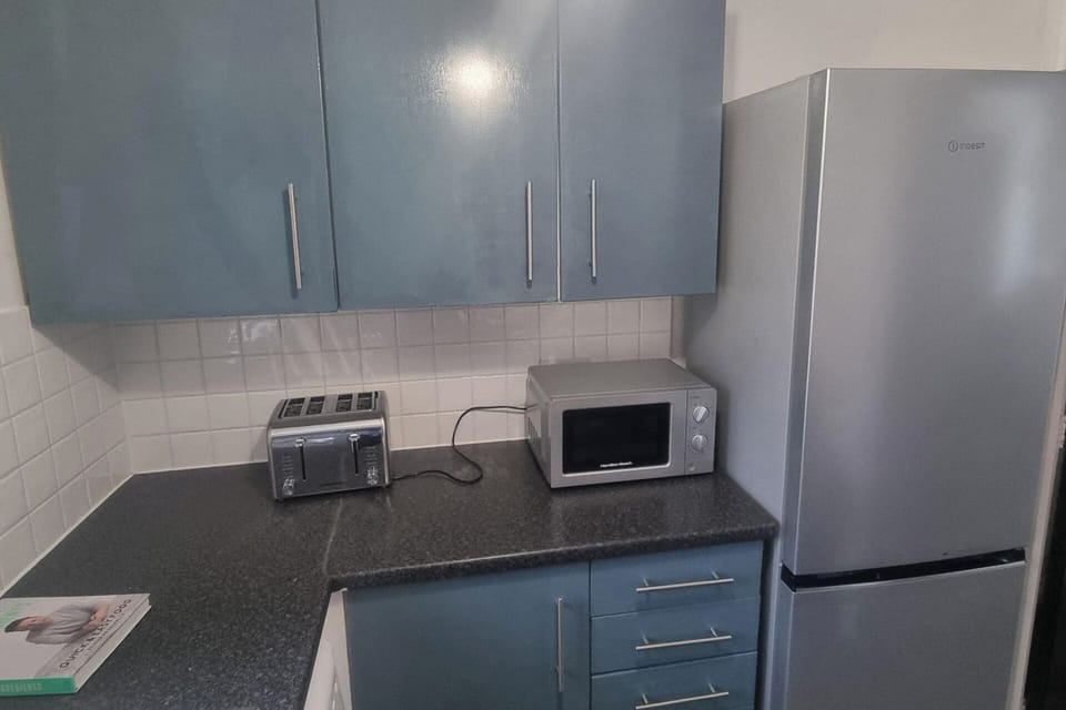Fridge, microwave, oven