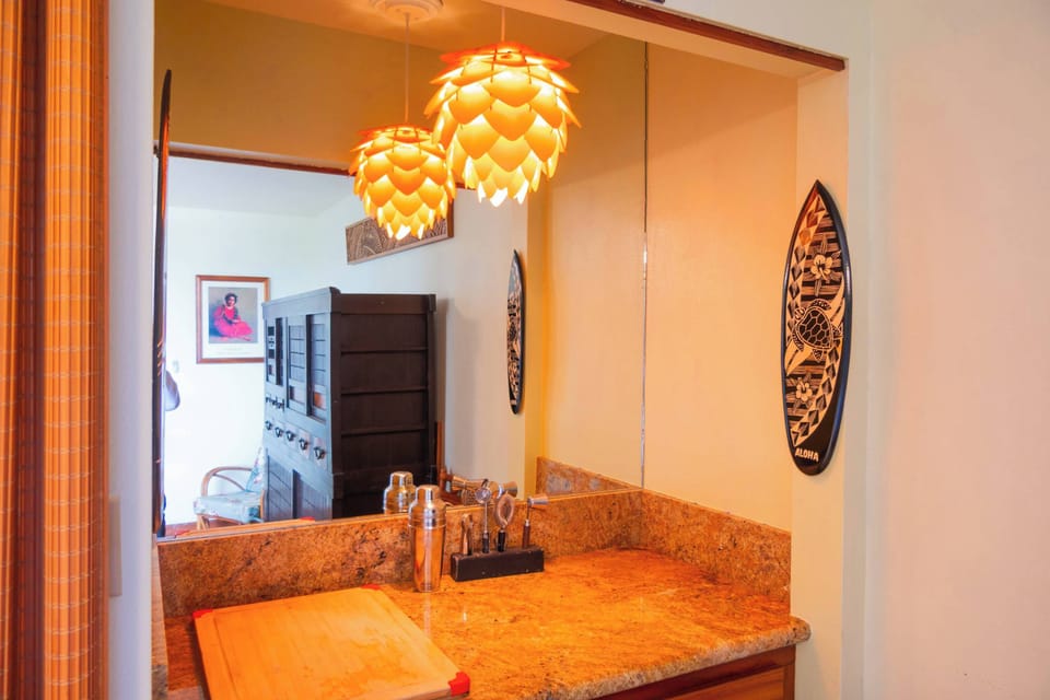 Condo, Multiple Beds, Lanai, Ocean View (Sunset View at Kahaluu Bay Villas) | Interior