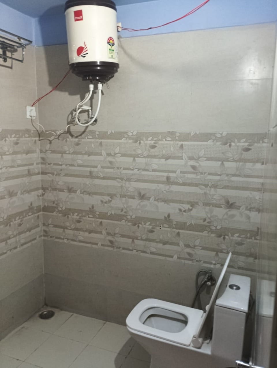 Deluxe Double Room, City View | Bathroom | Shower, towels