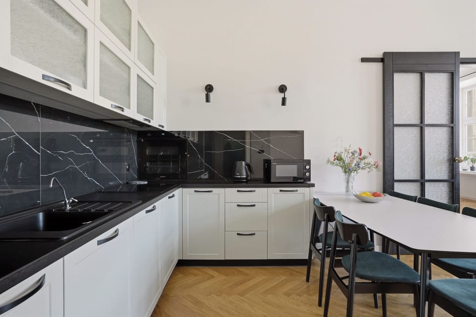 Luxury Apartment, City View | Dining