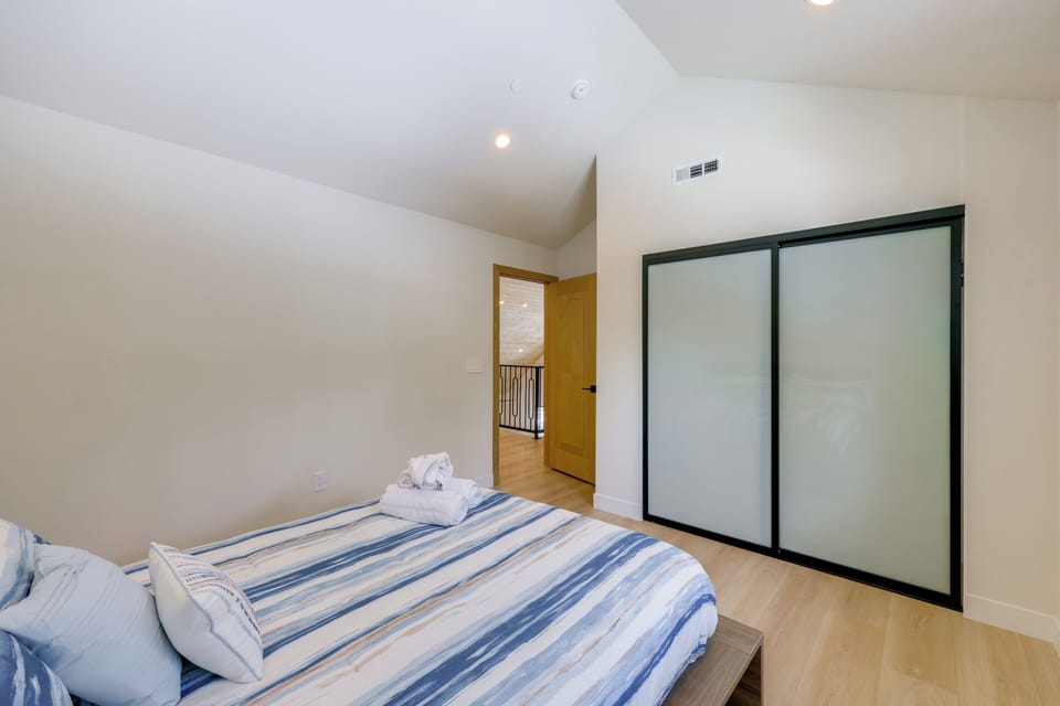 House (6 Bedrooms) | Interior