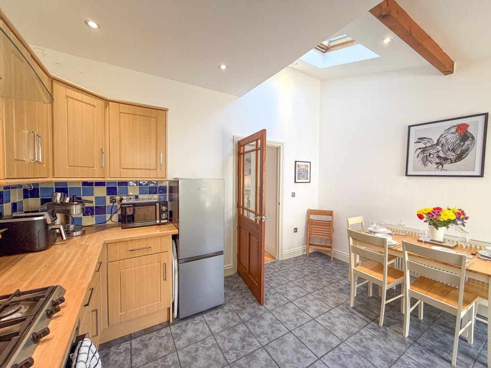 House (3 Bedrooms) | Private kitchen | Microwave, oven, stovetop, dishwasher