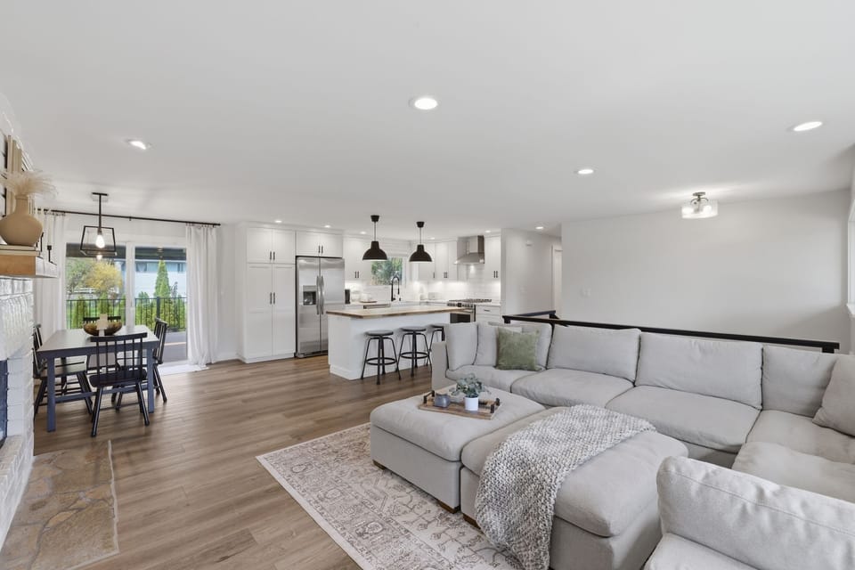 House, 4 Bedrooms | Living area | Smart TV, streaming services