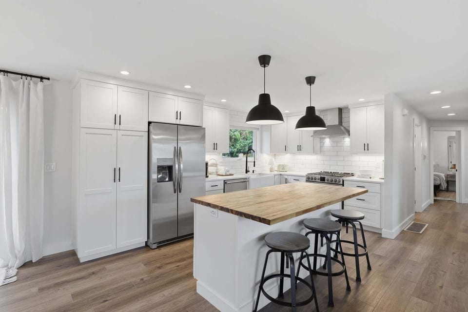House, 4 Bedrooms | Private kitchen | Coffee/tea maker, fridge, oven, toaster