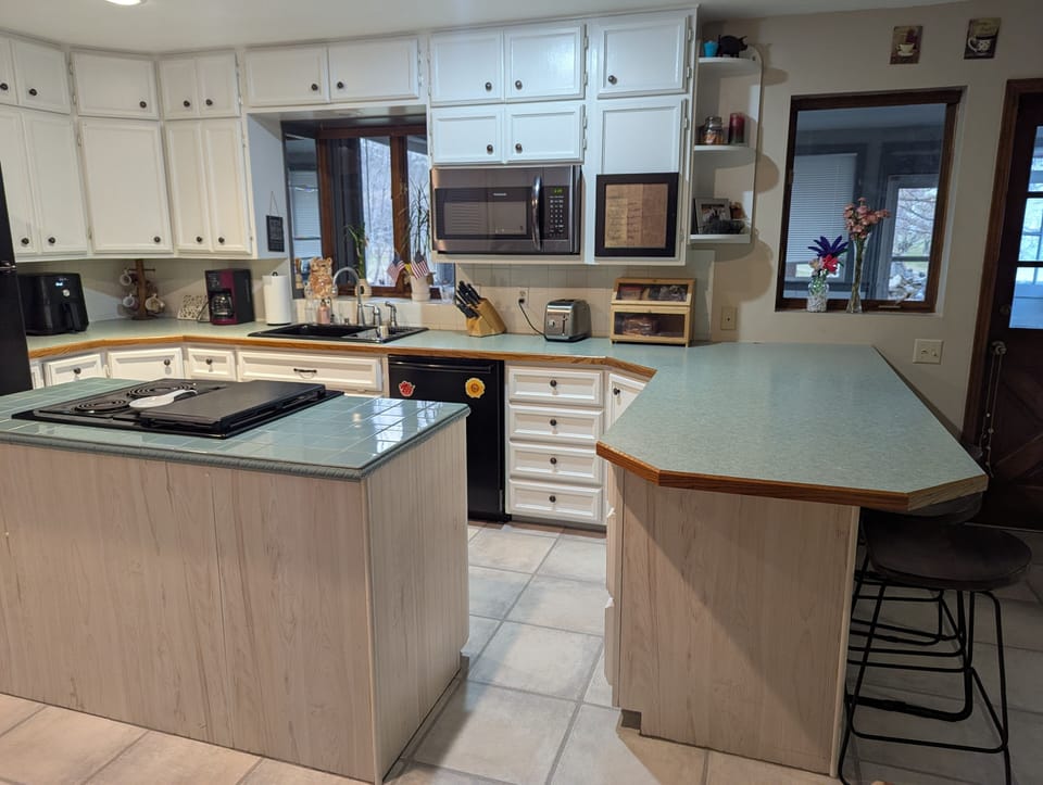 House, 6 Bedrooms | Private kitchen | Coffee/tea maker, fridge, oven, toaster