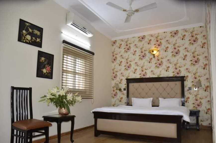 Deluxe Double Room, Valley View | Desk, free WiFi