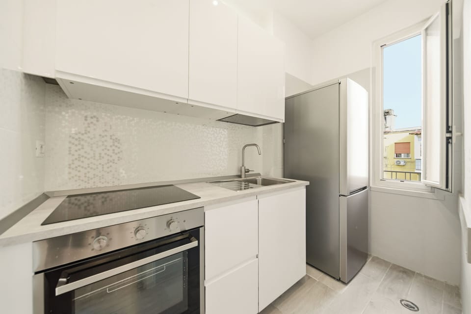 Premium Apartment, City View | Private kitchen
