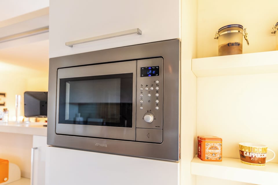Apartment, Balcony | Microwave