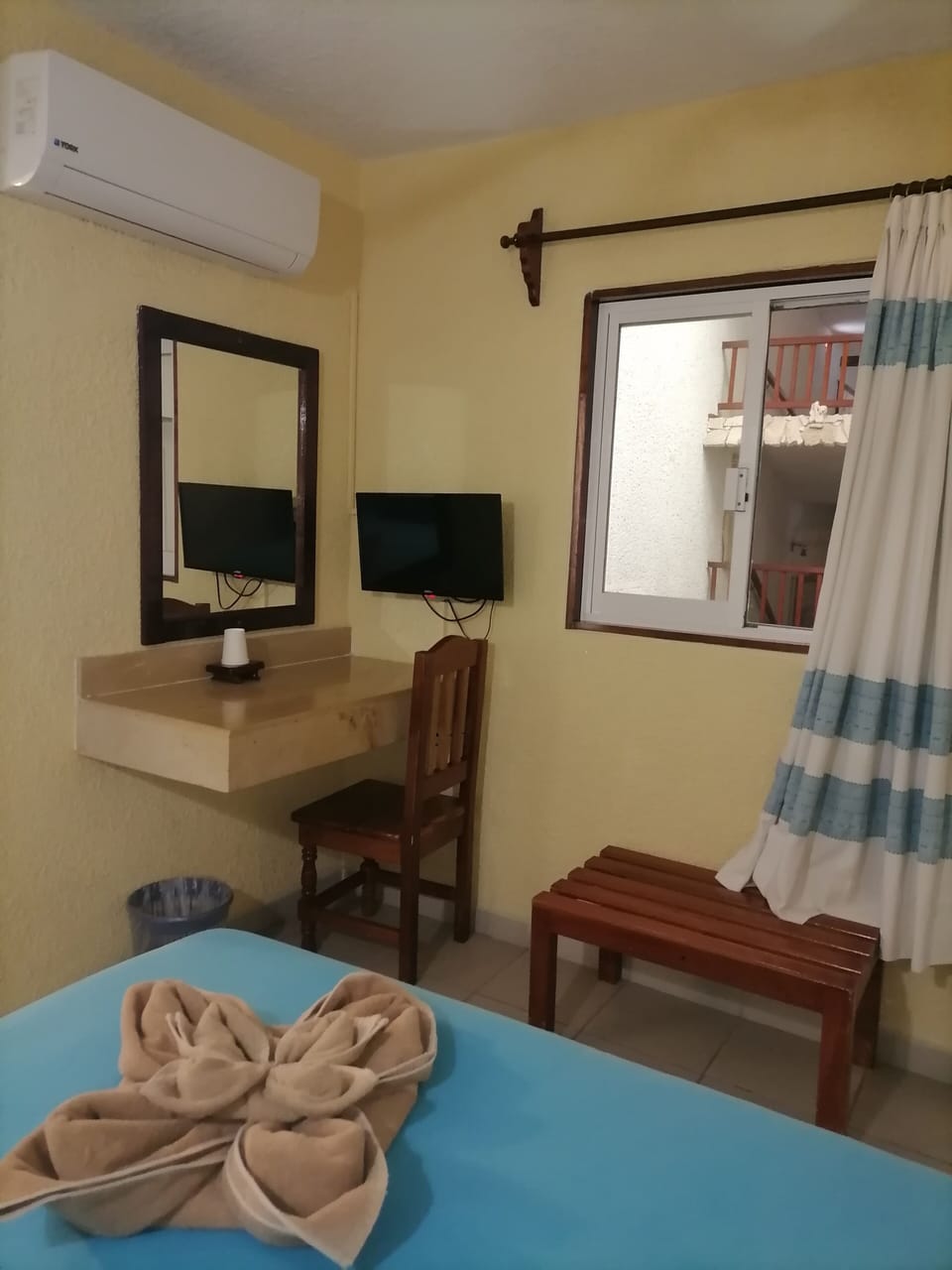 Standard Single Room, Non Smoking, Courtyard View | In-room safe, iron/ironing board (on request), WiFi (free), bed sheets