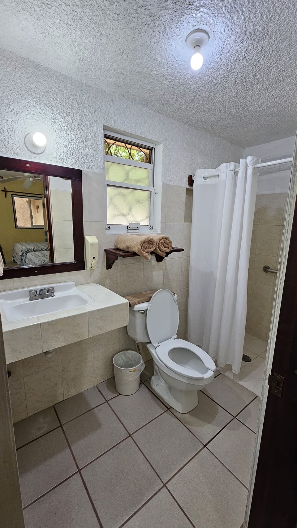 Standard Single Room, Non Smoking, Courtyard View | Bathroom | Shower, hair dryer, towels, soap