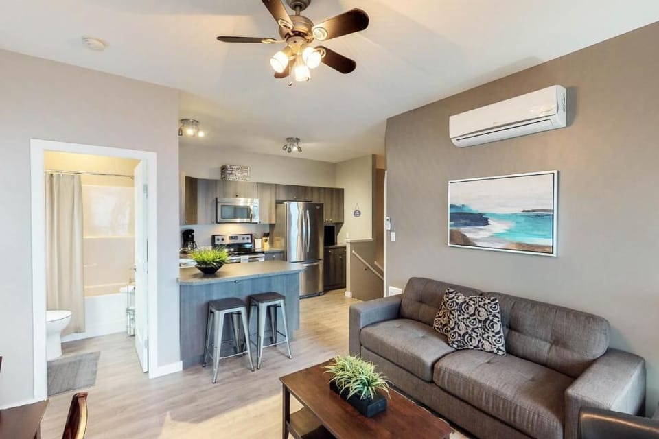 House, Balcony, Lake View | Living area | Flat-screen TV