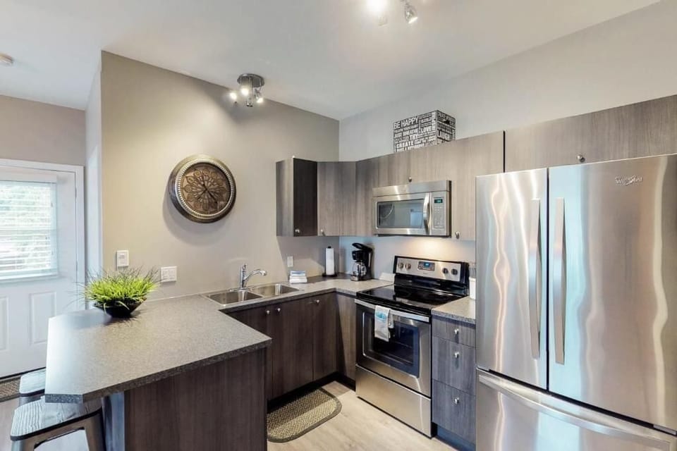 House, Balcony, Lake View | Private kitchen | Coffee/tea maker, toaster
