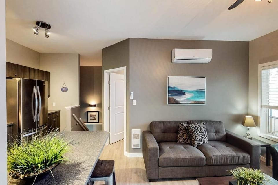 House, Balcony, Lake View | Living area | Flat-screen TV