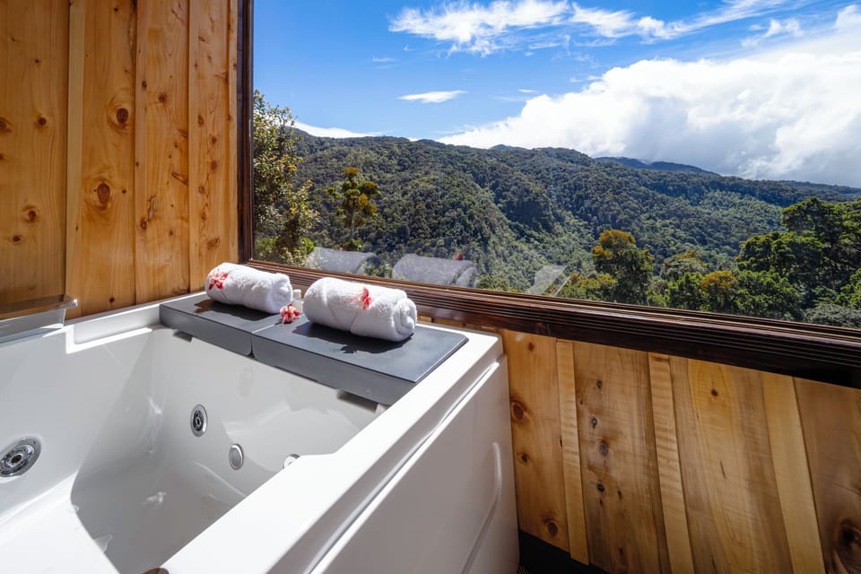 Superior Double Room, Balcony, Mountain View | Bathroom | Separate tub and shower, towels, soap, shampoo