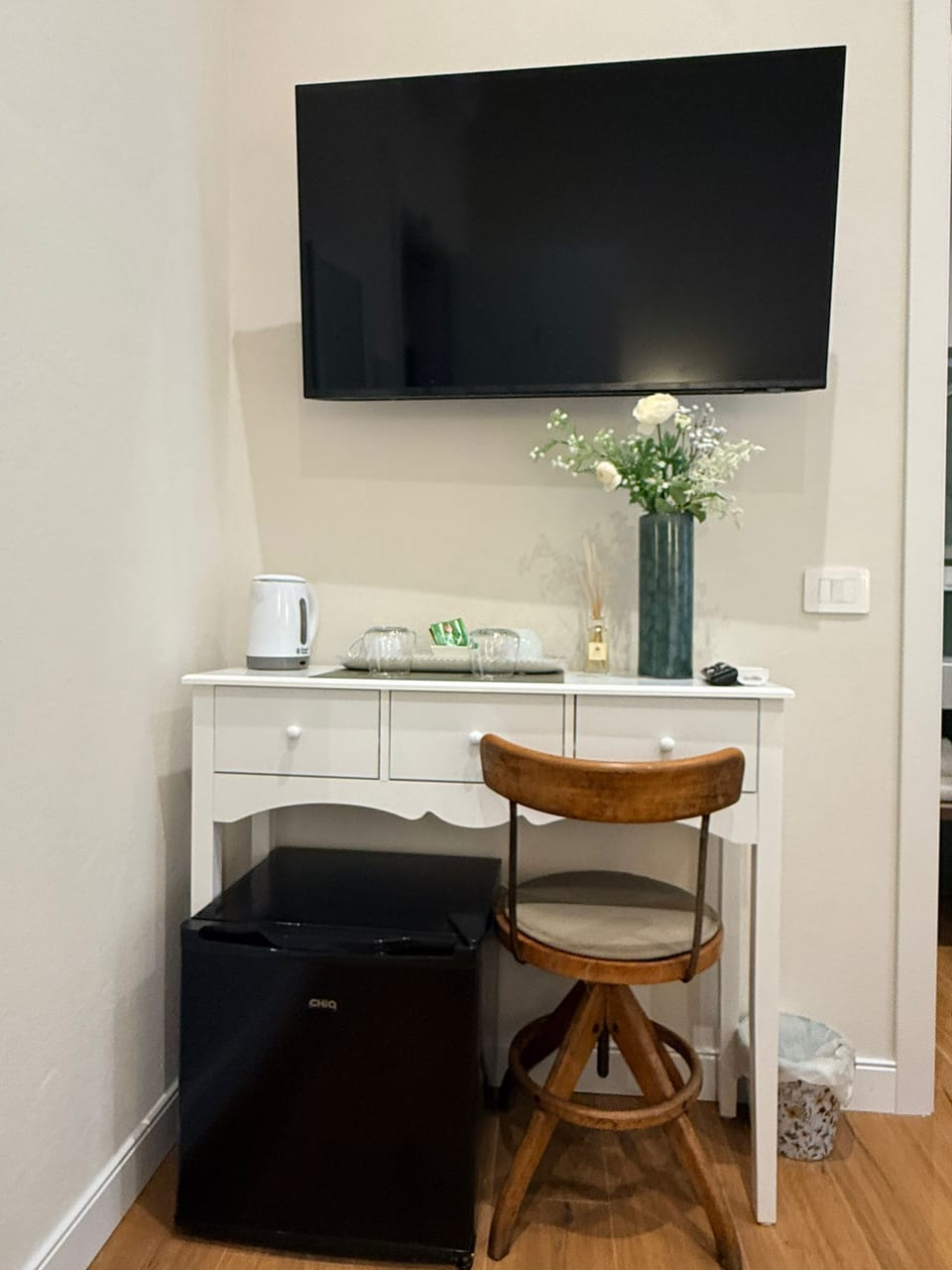 Economy Double Room, Balcony | Interior