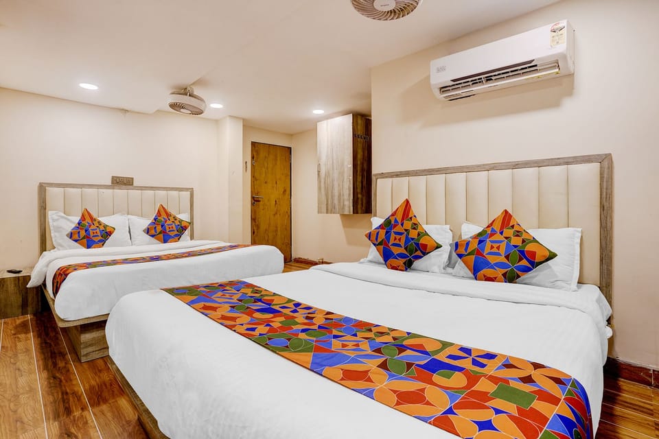 Family Room | Egyptian cotton sheets, premium bedding, in-room safe, desk