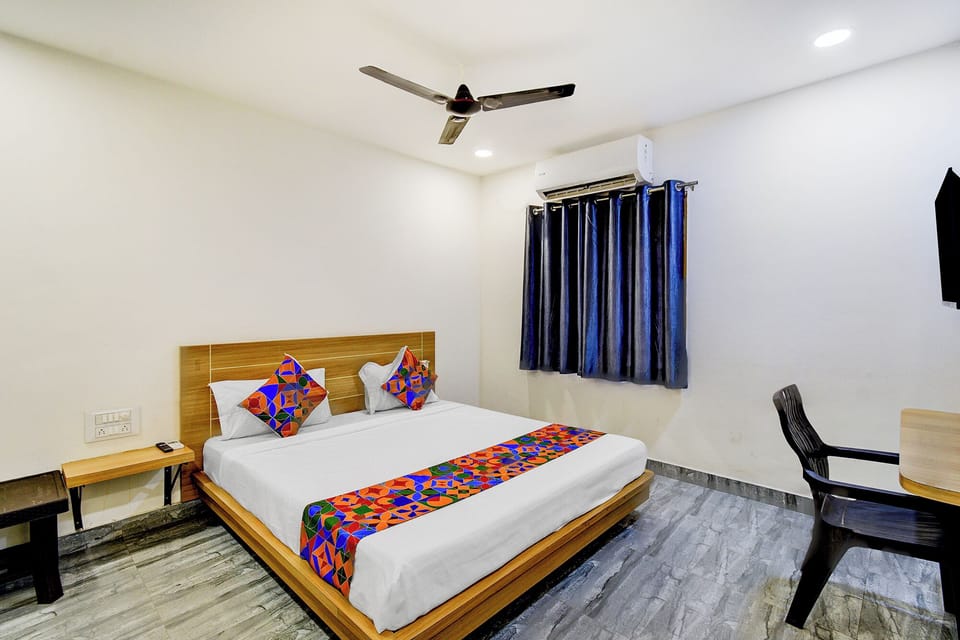 Deluxe Room | Egyptian cotton sheets, premium bedding, in-room safe, free WiFi