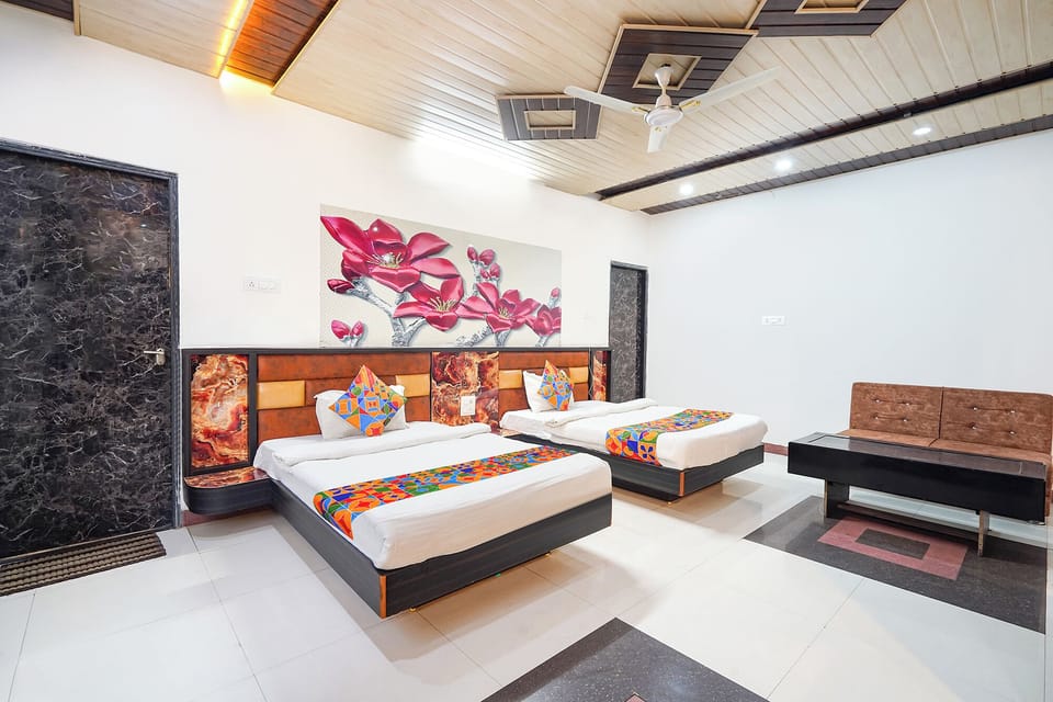 Family Room | Egyptian cotton sheets, premium bedding, in-room safe, WiFi (free)