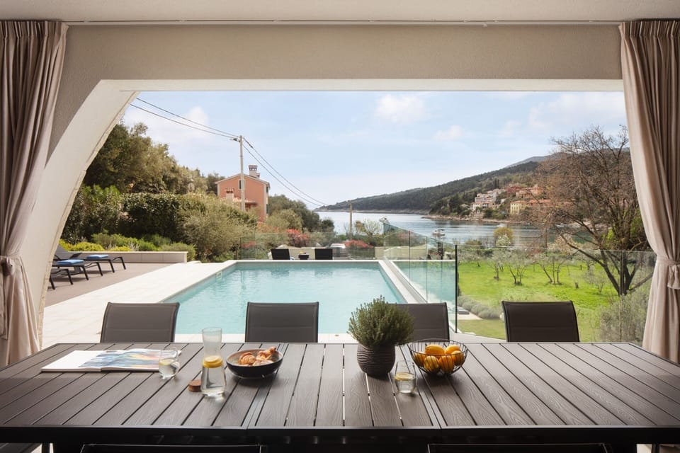 Family Villa, 5 Bedrooms, Balcony, Sea Facing (Villa Valmata Adriatic Pearl /w Pool) | Outdoor dining