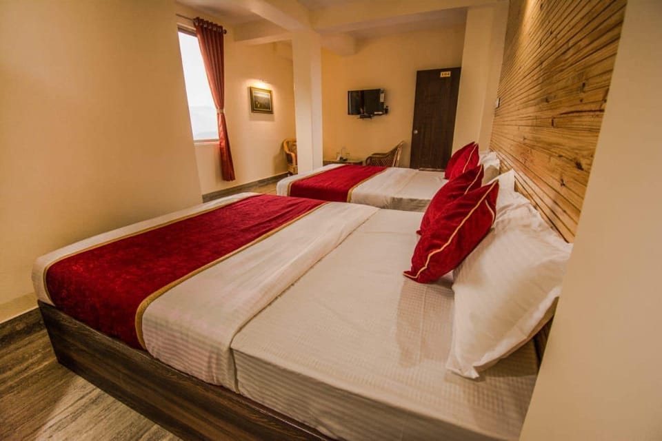 Deluxe Double Room, Balcony | Desk, WiFi (free)